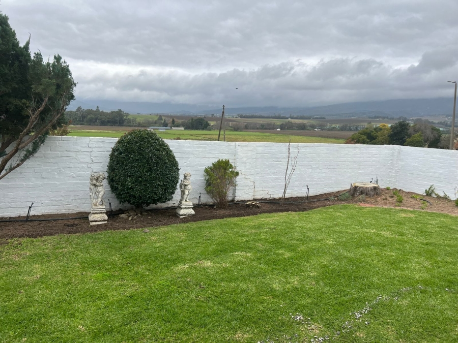 To Let 4 Bedroom Property for Rent in Nuwe Uitsig Western Cape